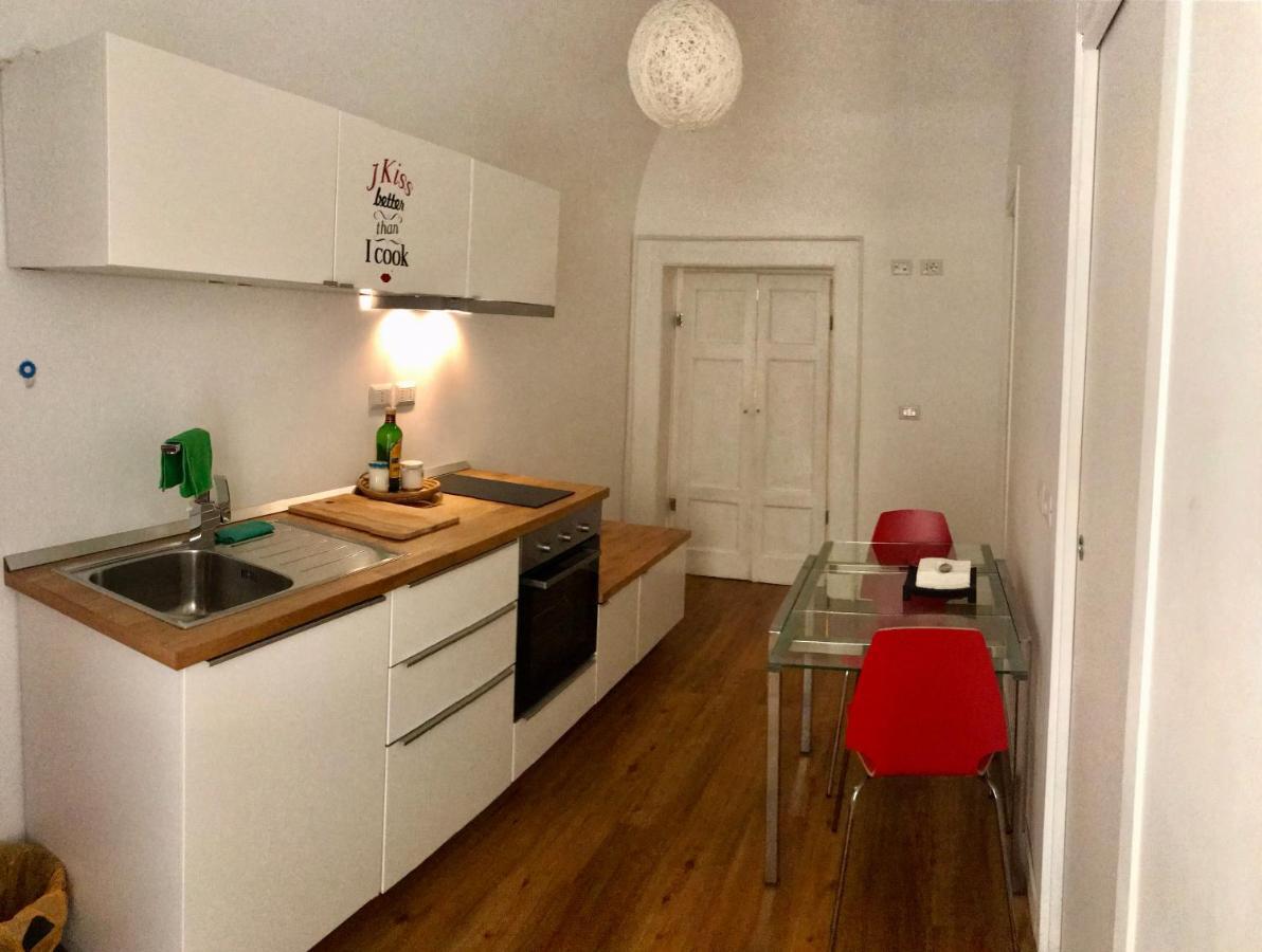 Central Suite Apartment Bari Exteriör bild